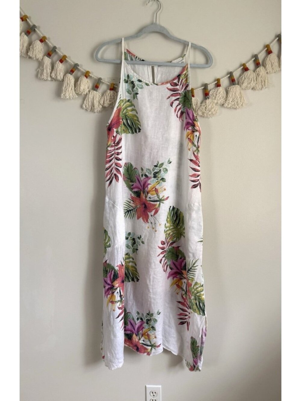 Lungo L’arno White Floral Midi Dress with Tropical Print for cruise or vacation